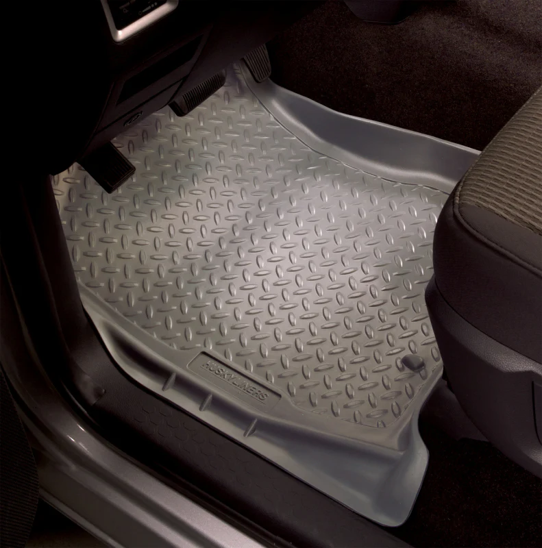 Husky Liners 88-00 GM Full Size Truck 3DR/Ext. Cab Classic Style 2nd Row Black Floor Liners - Image 6
